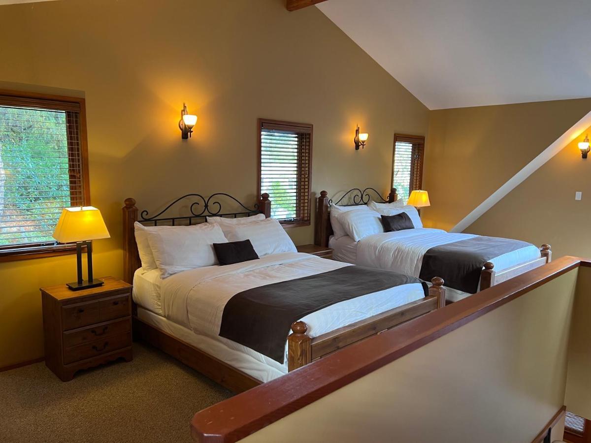 Sunshine Coast Resort Madeira Park Экстерьер фото