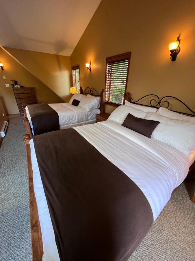 Sunshine Coast Resort Madeira Park Экстерьер фото