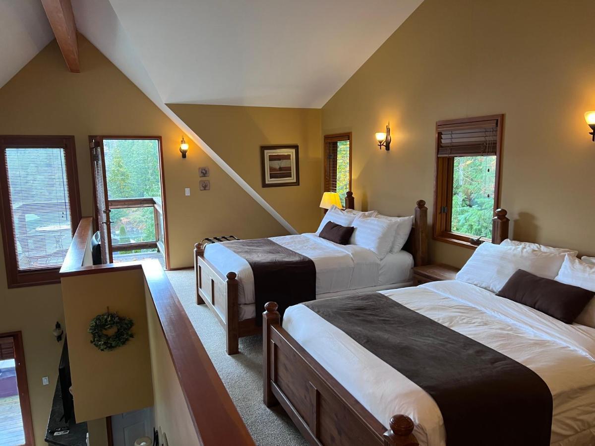 Sunshine Coast Resort Madeira Park Экстерьер фото