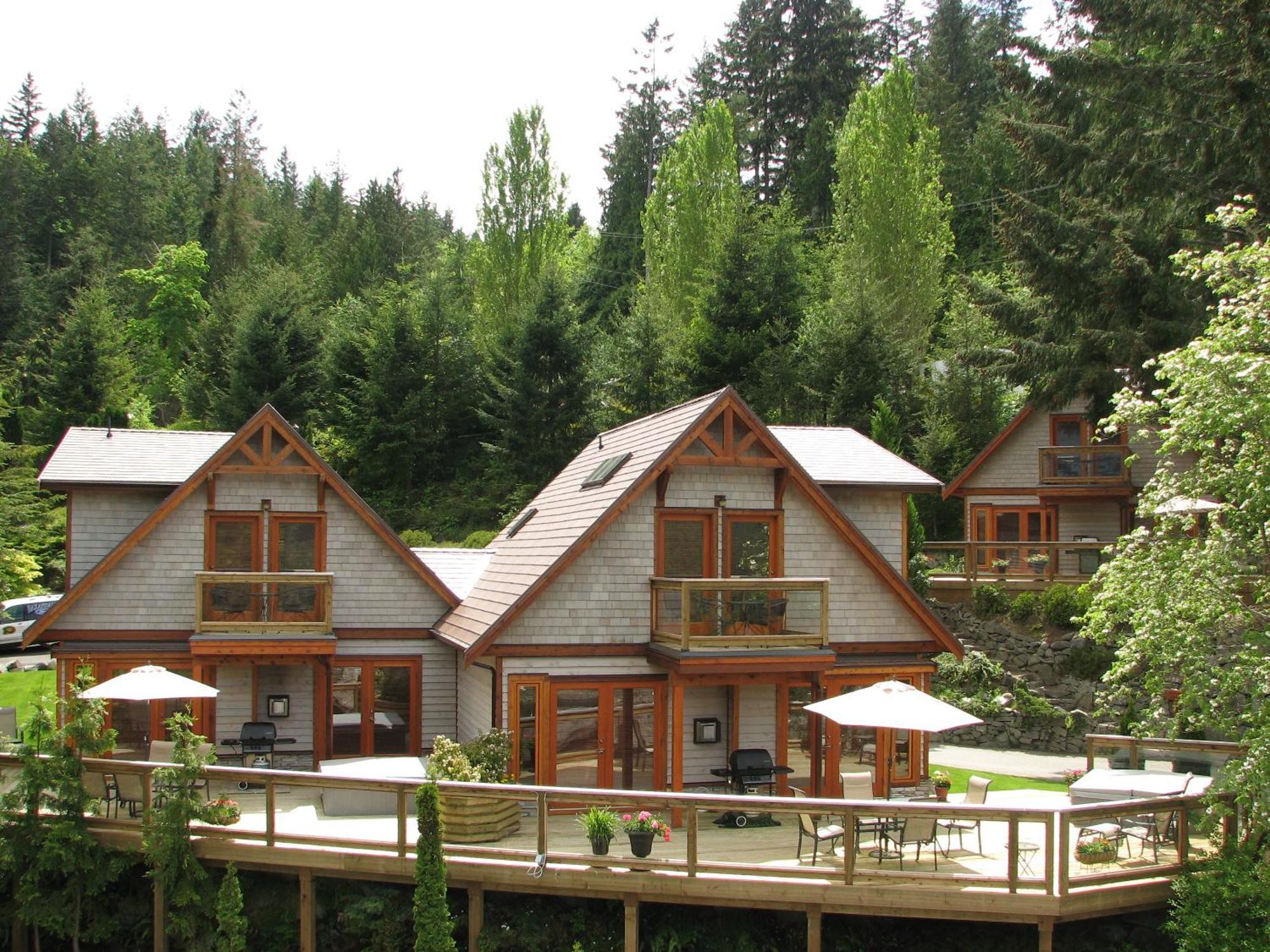 Sunshine Coast Resort Madeira Park Экстерьер фото